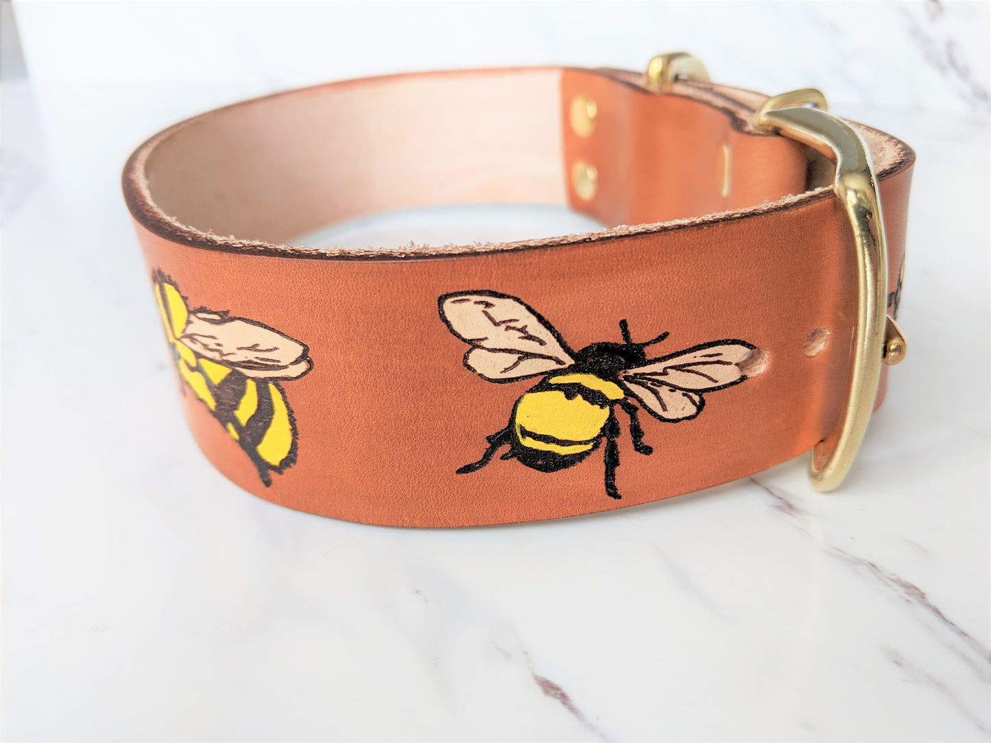 Buzzing Bee - Leather Dog Collar