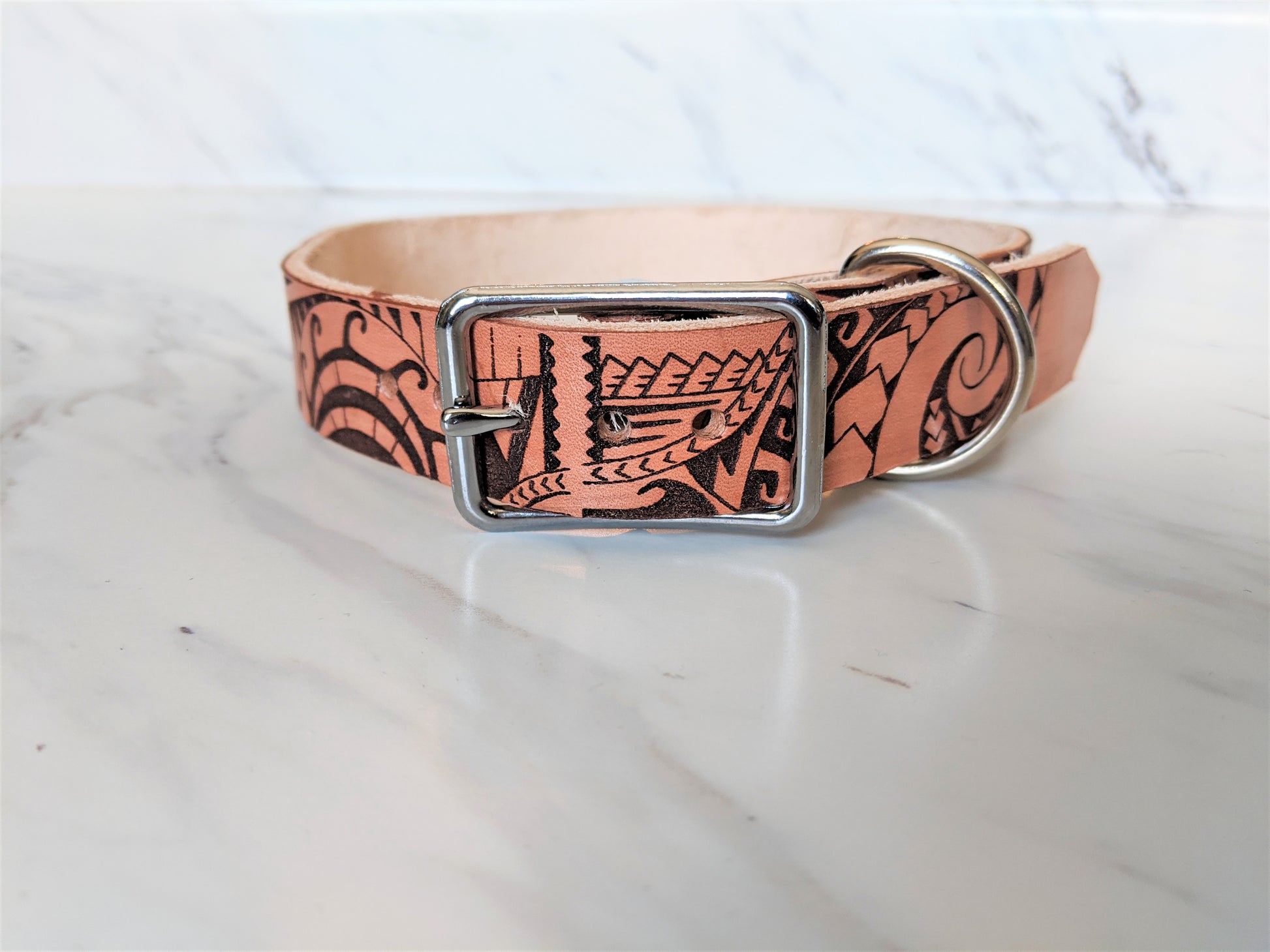 Scarlet Collar - A classic scarlet red dog collar made in Italy