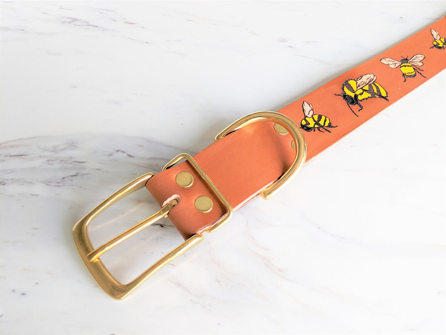 Buzzing Bee - Leather Dog Collar